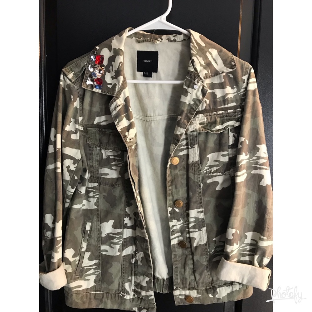 Rhinestone Detail Camouflage Jean like Jacket